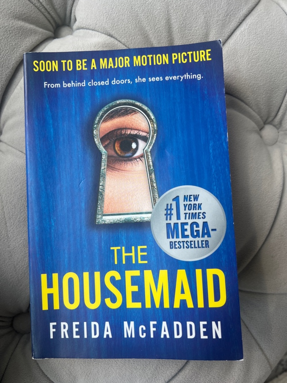 The Housemaid by - Blue Paperback Thriller